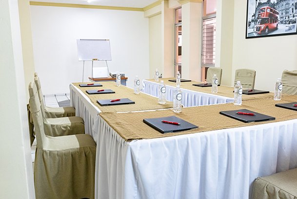 mirage sala ejecutiva 609x408 -02